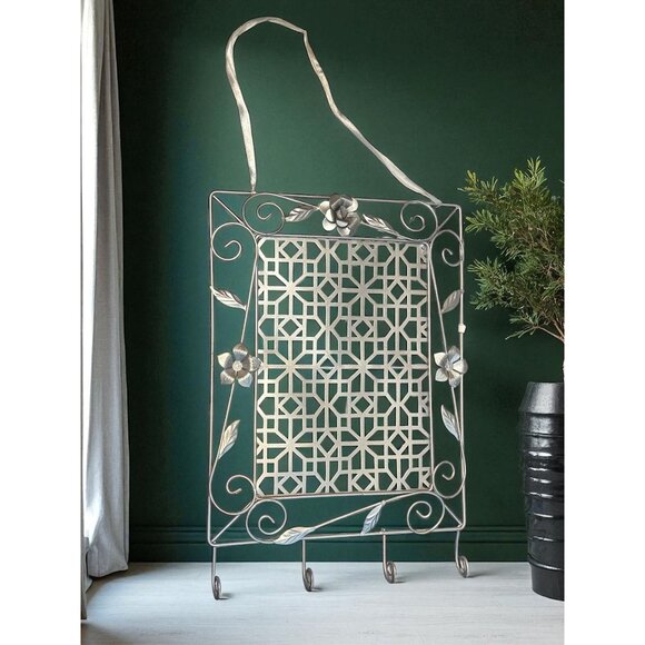 Decorative Floral Design Silver Metal Wall Hanging Jewelry Organizer With 4 Hook - Picture 2 of 13